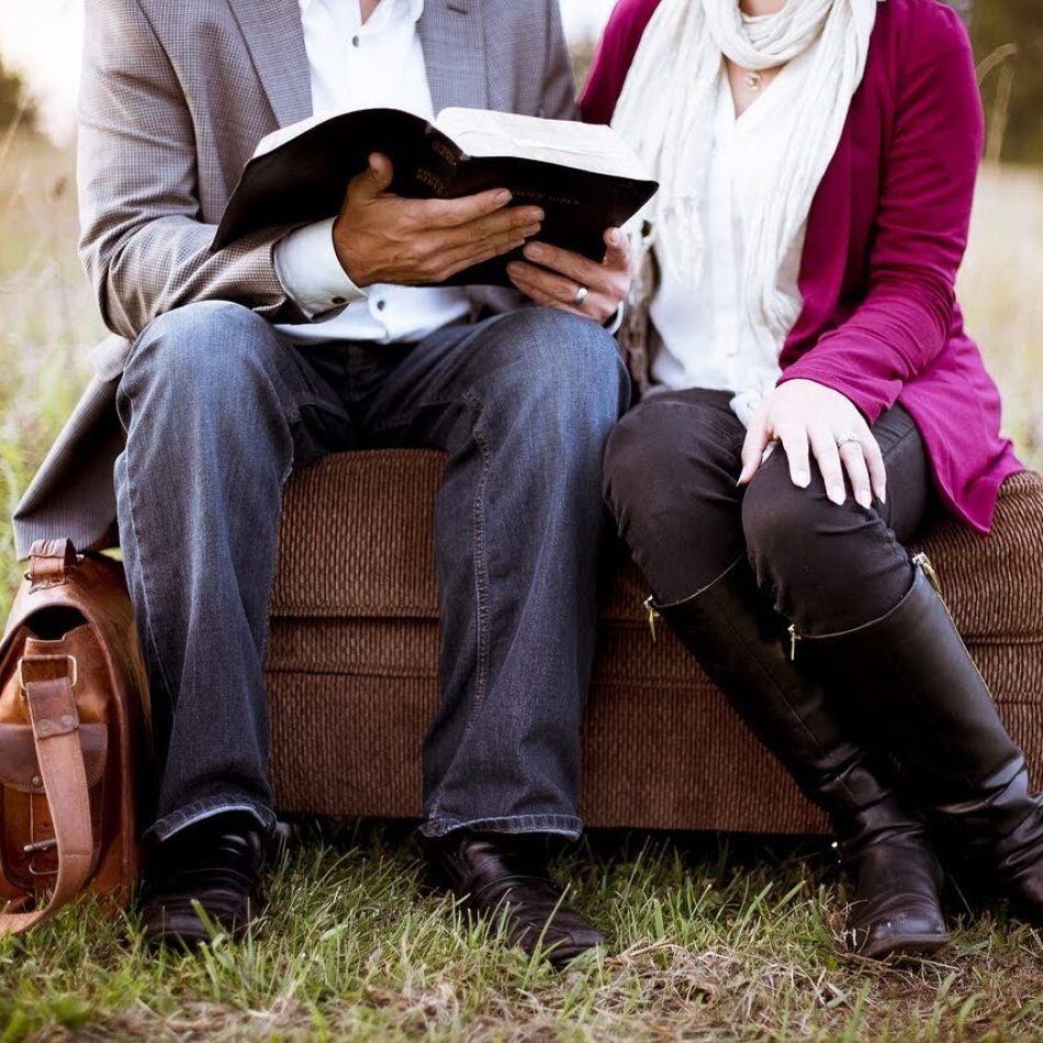couple lecture bible